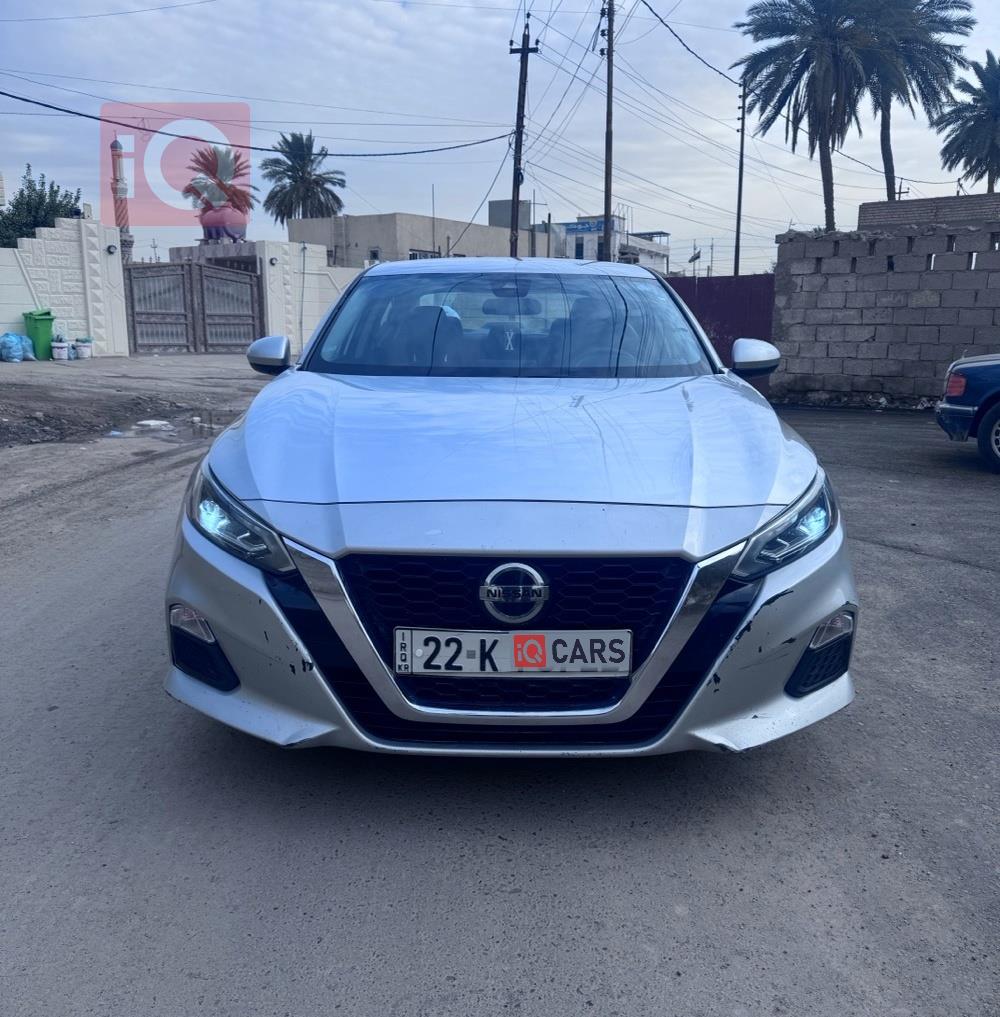 نيسان ألتيما